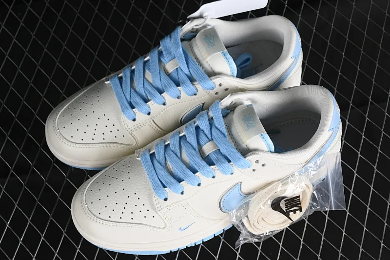 All Categories Nk SB Dunk Series Nk SB Dunk Low Low-top sneakers Stussy x Nk Dunk Low Stussy-Mi white blue hook SB low-top casual sneakers DQ1098-380